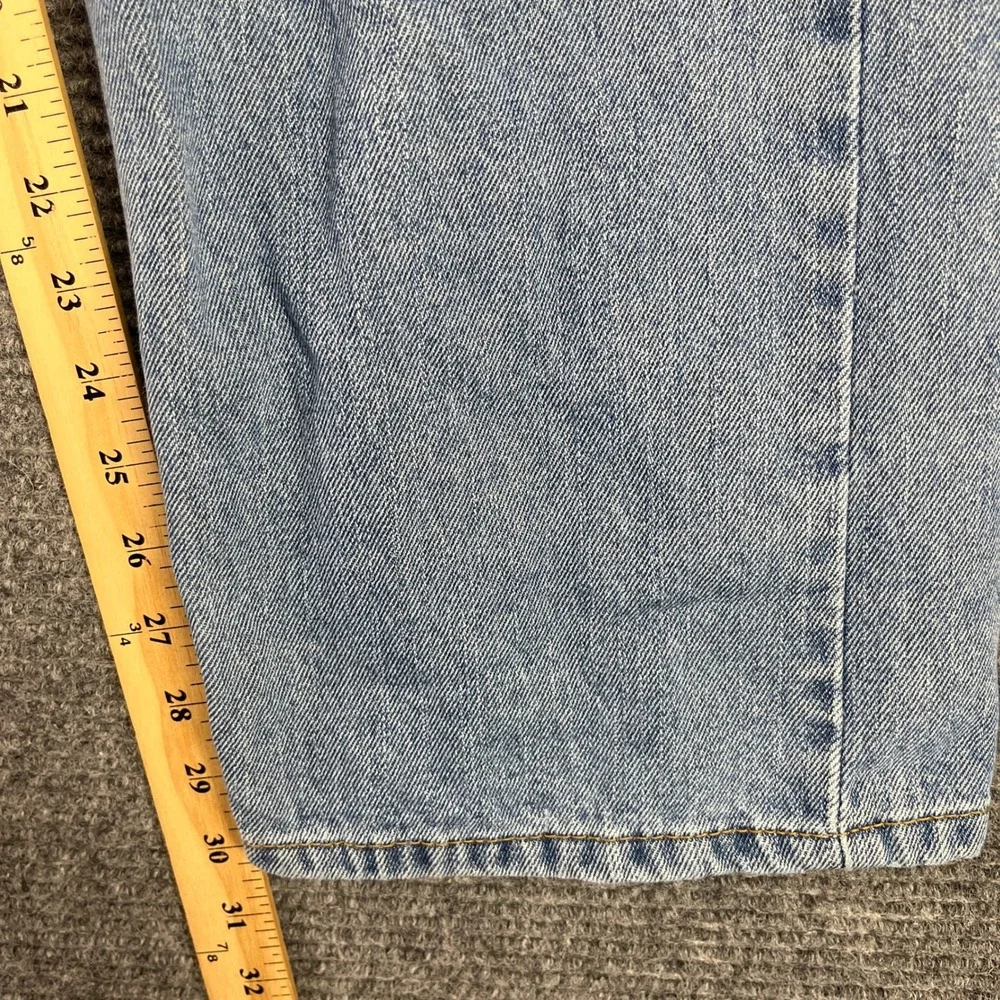 Levis 505 Straight Fit Jeans Mens 42x31 Light Wash Denim Classic Casual Everyday